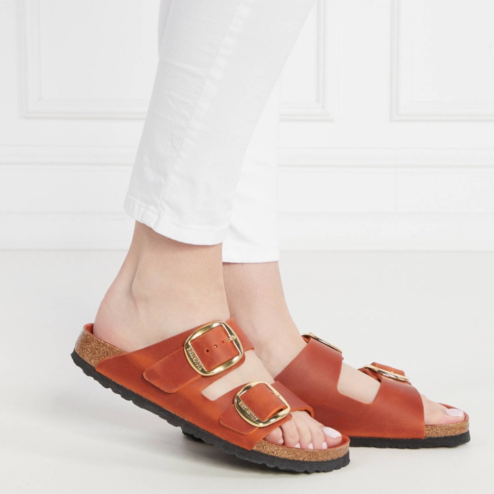 Arizona Big Buckle women 
Oiled Leather-Burnt Orange  size 6 
$170 preowned